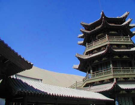 Jeden z chrámů v Dunhuangu